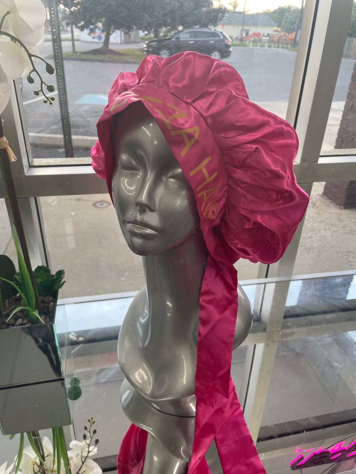 LucciZeza Tie Bonnet